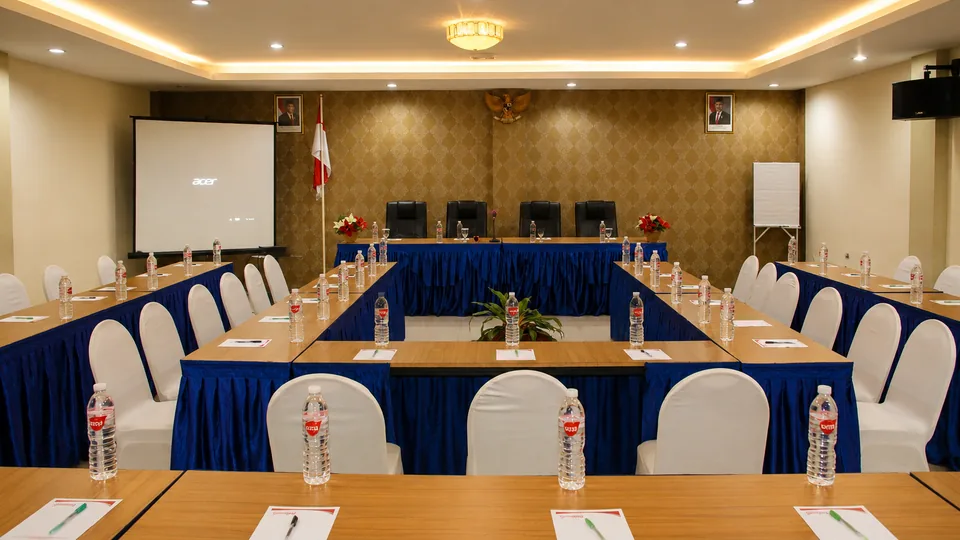 Ruang pertemuan Gumilang Hotel Puncak